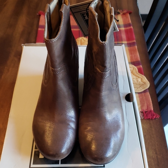 frye carson wedge bootie